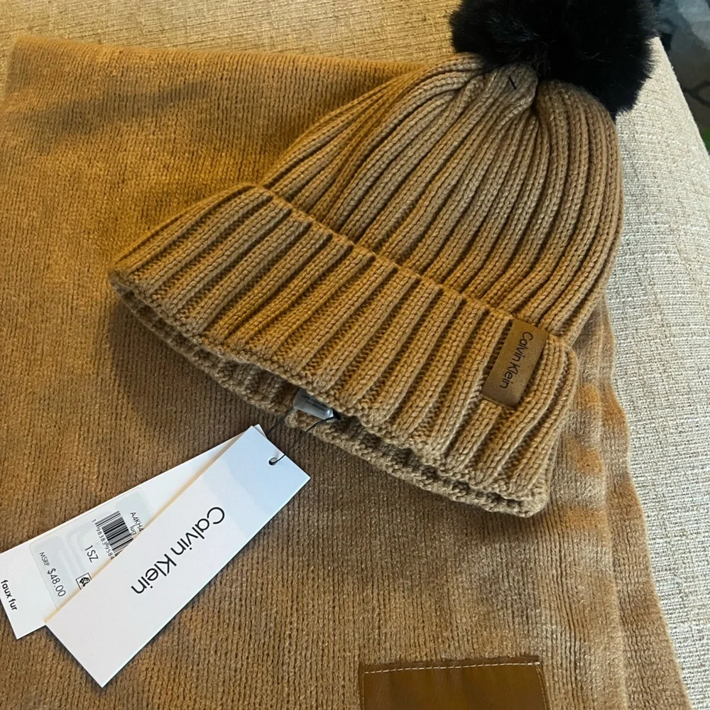 Calvin Klein Brown Ribbed Knit Accessory - Picture 1 of 6